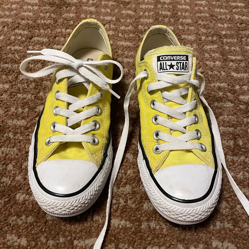 Converse low rise yellow